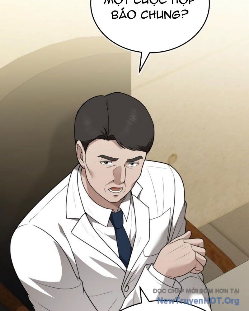 Bác Sĩ Hồi Quy Chỉ Muốn Sống Yên Bình: Chapter 32