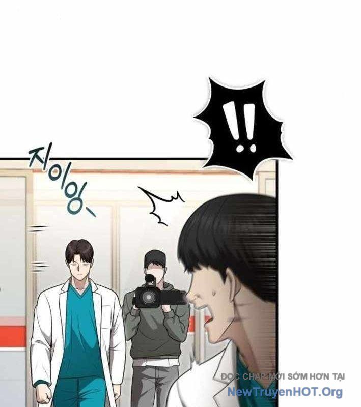 Bác Sĩ Hồi Quy Chỉ Muốn Sống Yên Bình: Chapter 33