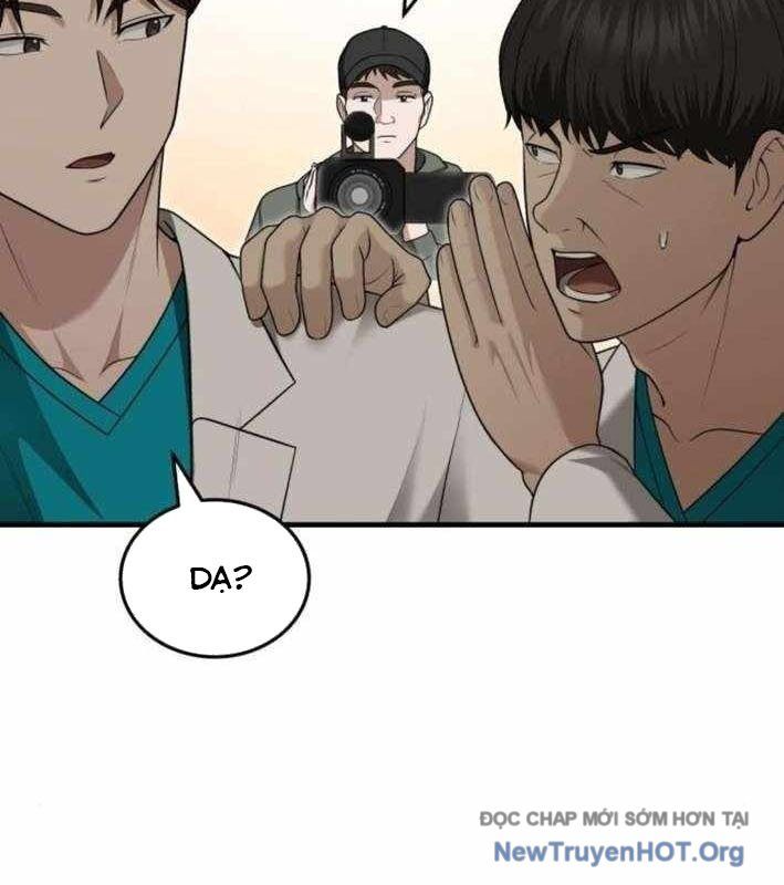 Bác Sĩ Hồi Quy Chỉ Muốn Sống Yên Bình: Chapter 33