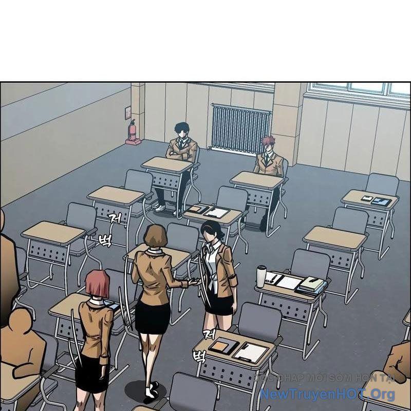 Gia Đình Bí Mật: Chapter 8