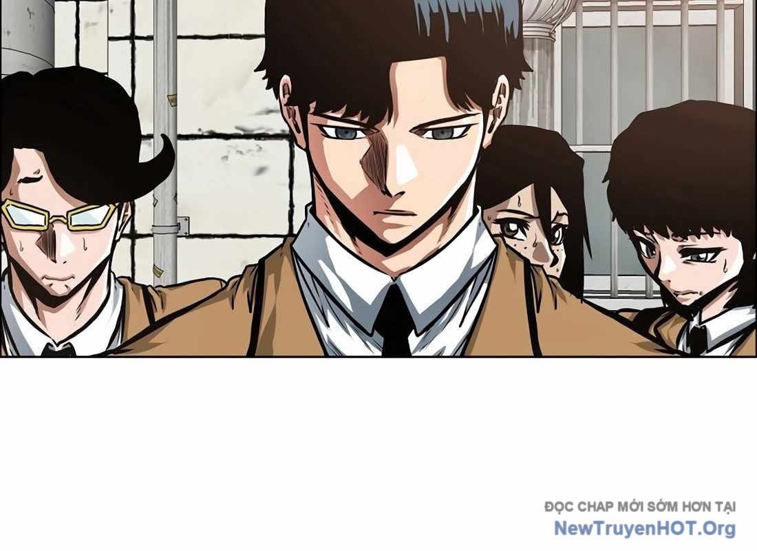 Gia Đình Bí Mật: Chapter 9