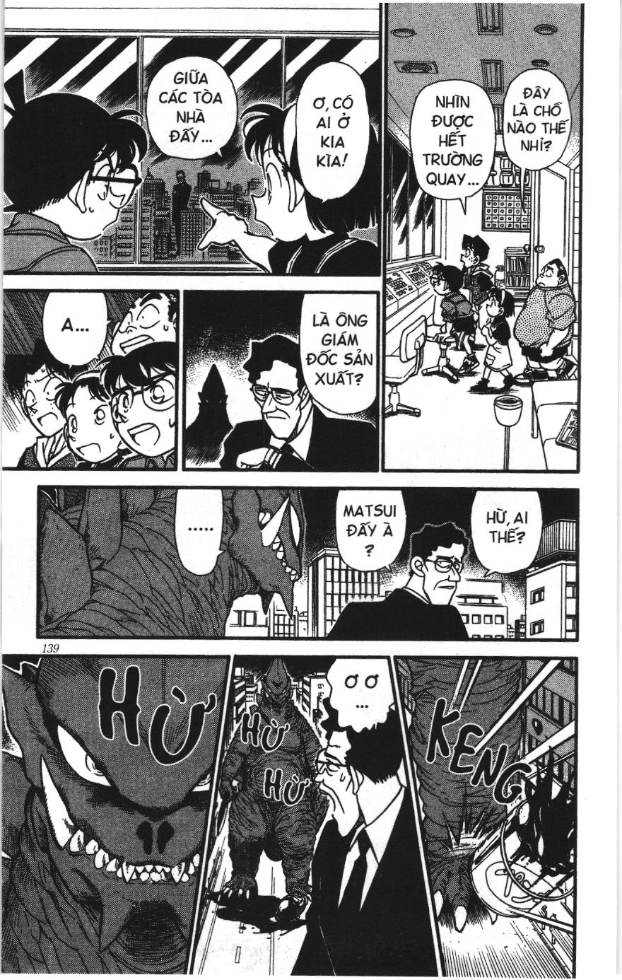 Thám tử lừng danh Conan Loạt truyện tranh: Chapter 136