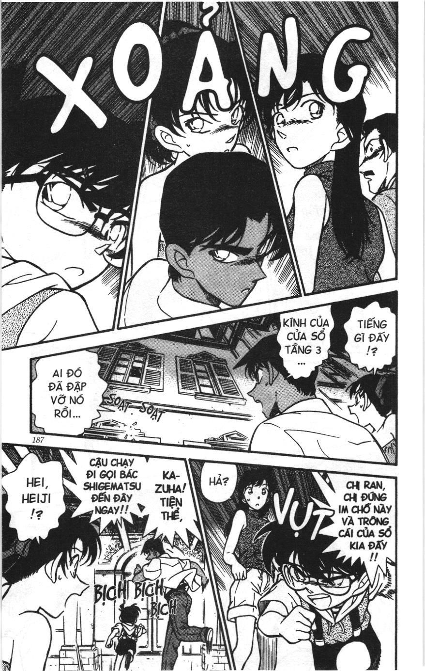 Thám tử lừng danh Conan Loạt truyện tranh: Chapter 221