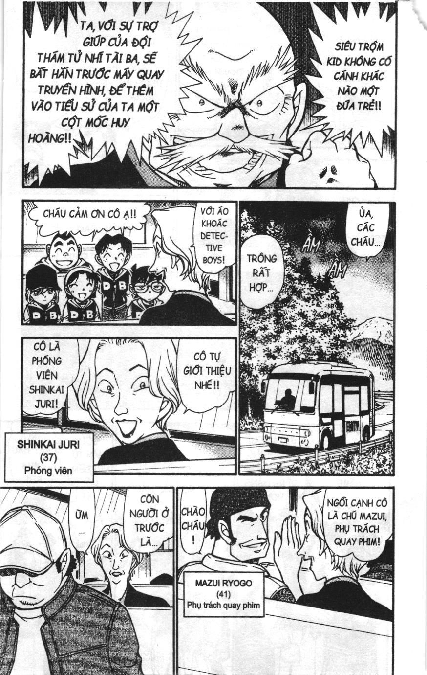 Thám tử lừng danh Conan Loạt truyện tranh: Chapter 724